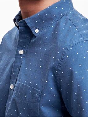 NWOT Men’s Old Navy Blue Button-Down with White Dot Print. S